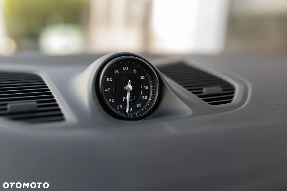 Porsche Cayenne Standard - 22