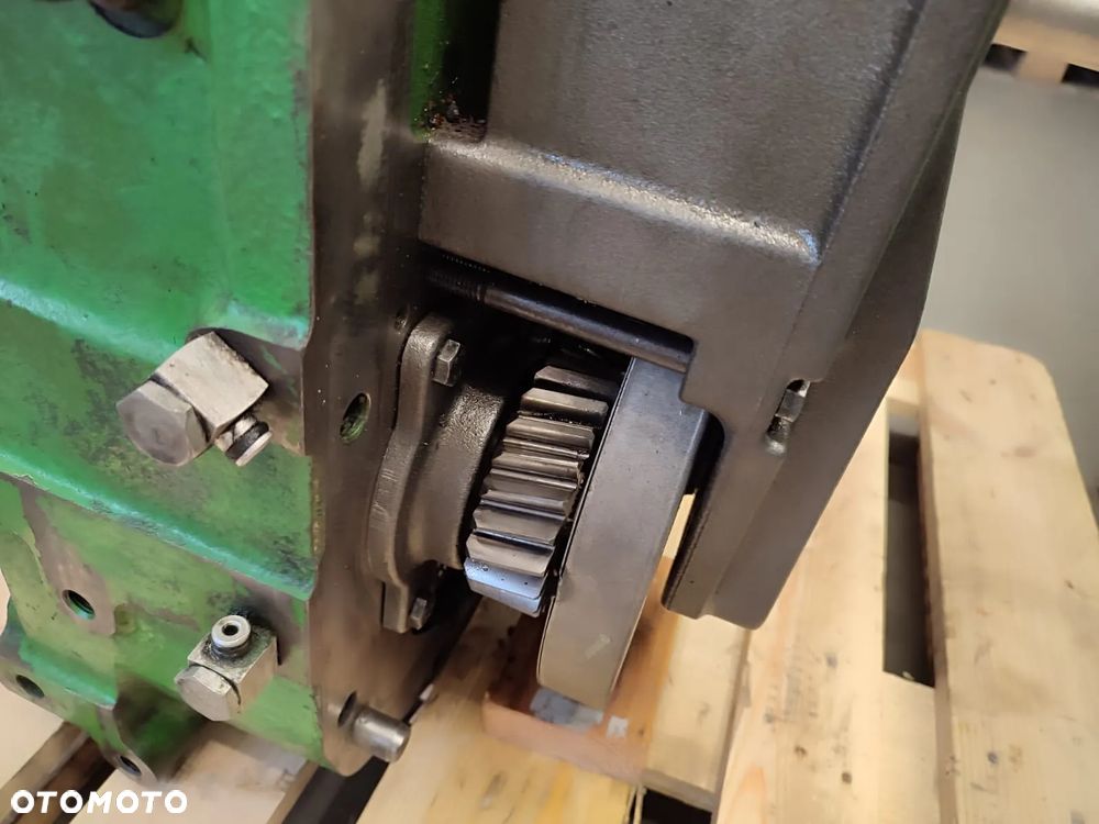WOM   R134308  R129652   JOHN DEERE 6810 - 13