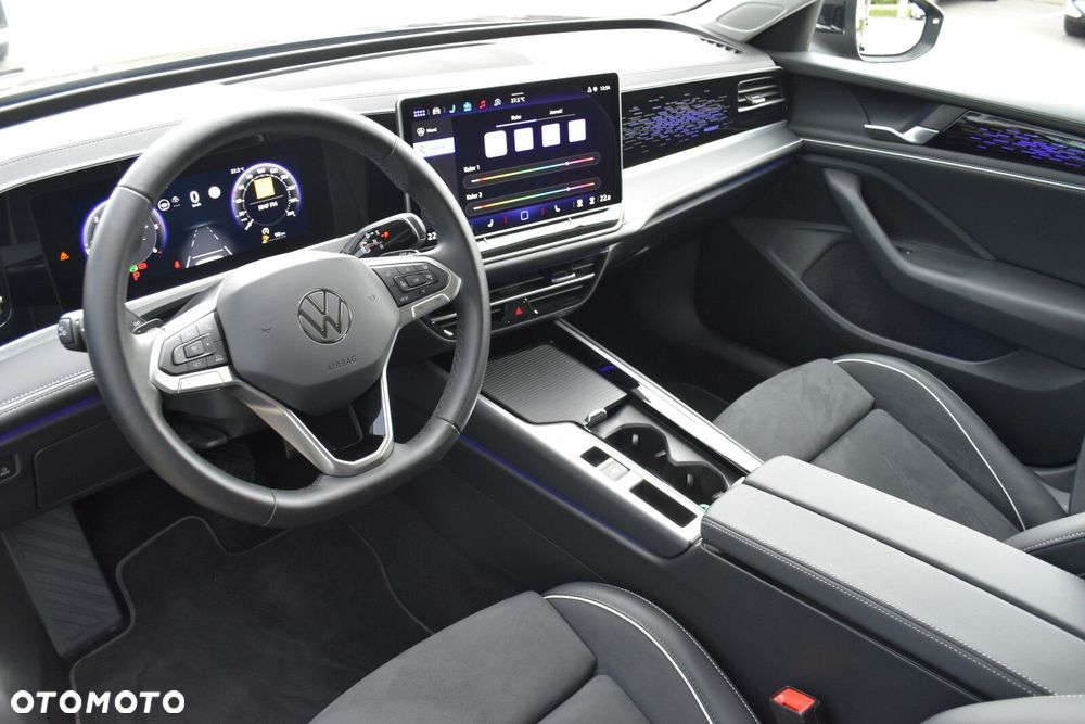 Volkswagen Passat Variant 2.0 TDI SCR Elegance DSG - 9