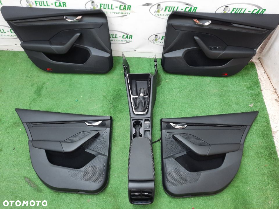 SKODA OCTAVIA IV 2020 PRAWY TYL kombi   TAPICERKA DRZWI 5E7867024A  5E8867014A 5E7867023A 5E8867013A - 2