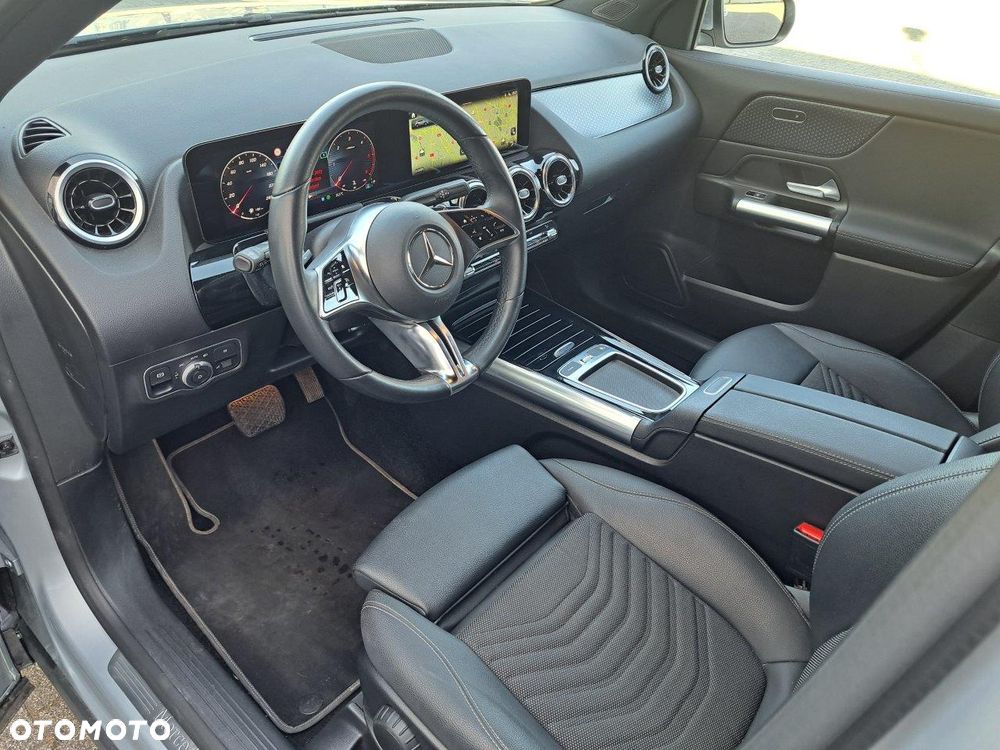 Mercedes-Benz GLA 180 d - 14