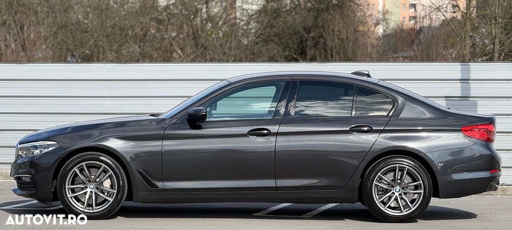 BMW Seria 5 530d xDrive AT - 14