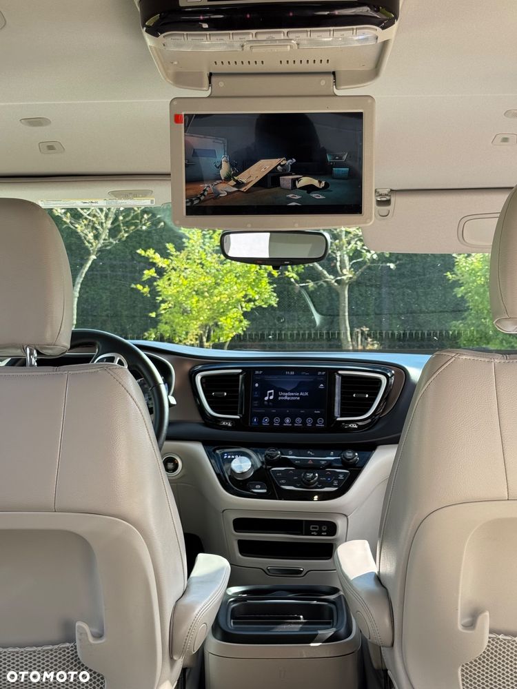 Chrysler Pacifica - 10