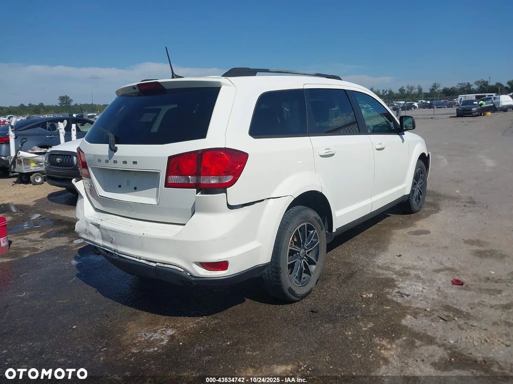Dodge Journey - 4