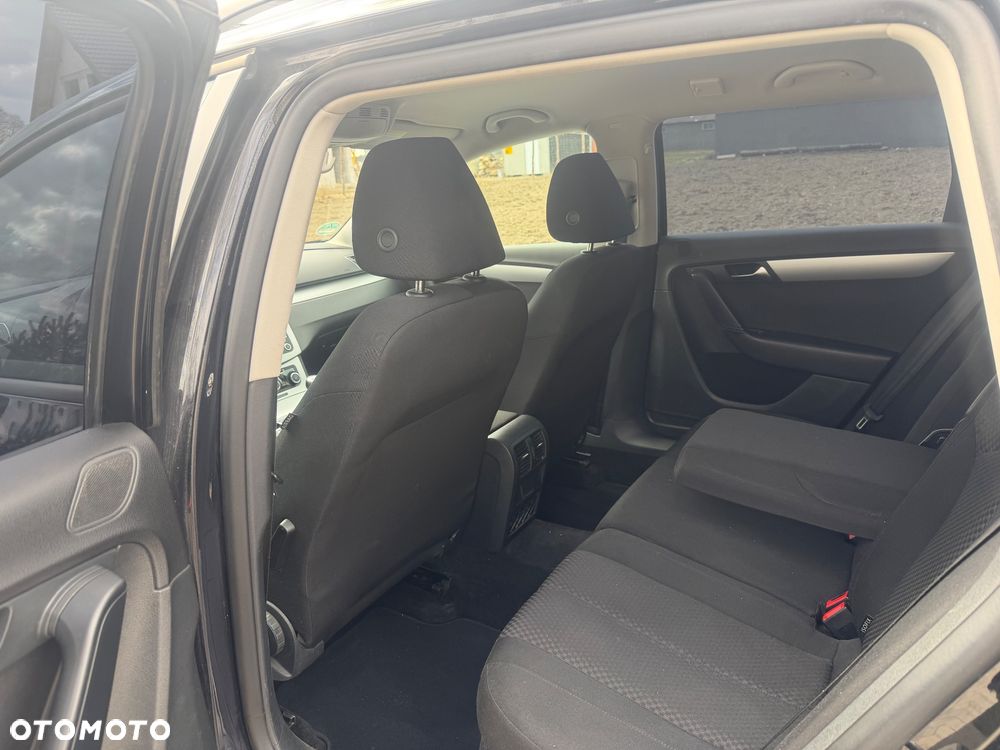 Volkswagen Passat 1.6 TDI BlueMotion Technology Trendline - 18