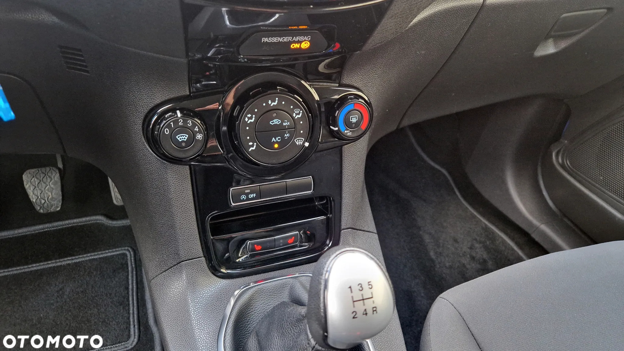 Ford Fiesta 1.0 Champions Edition - 35