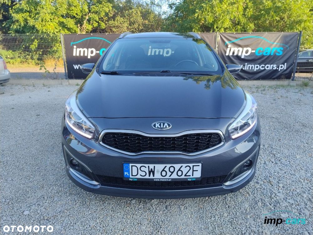 Kia Ceed - 8