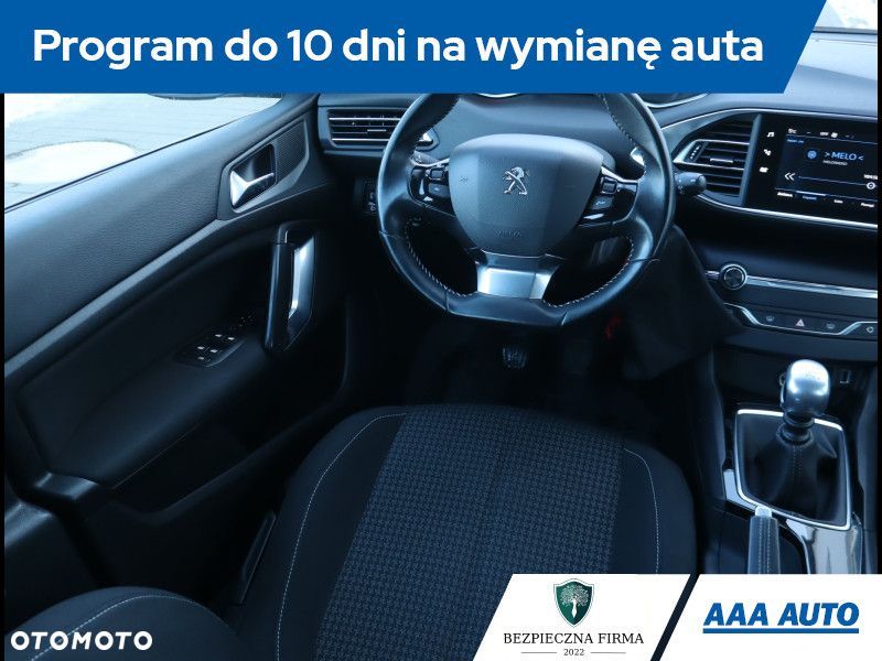 Peugeot 308 - 8