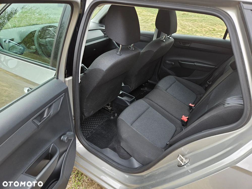 Skoda Fabia 1.2 TSI Active - 12