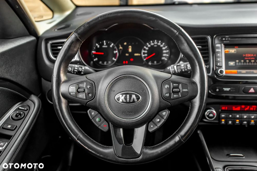 Kia Carens 1.7 CRDi 136 Dream Team Edition - 26