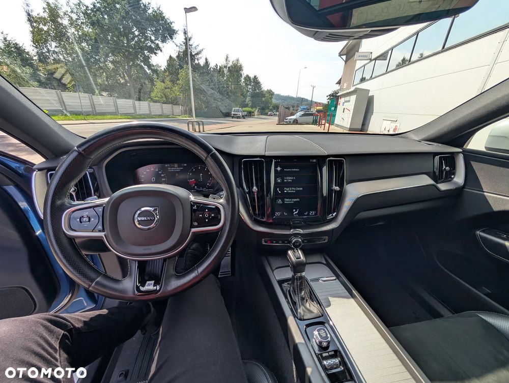 Volvo XC 60 T6 AWD Geartronic RDesign - 12