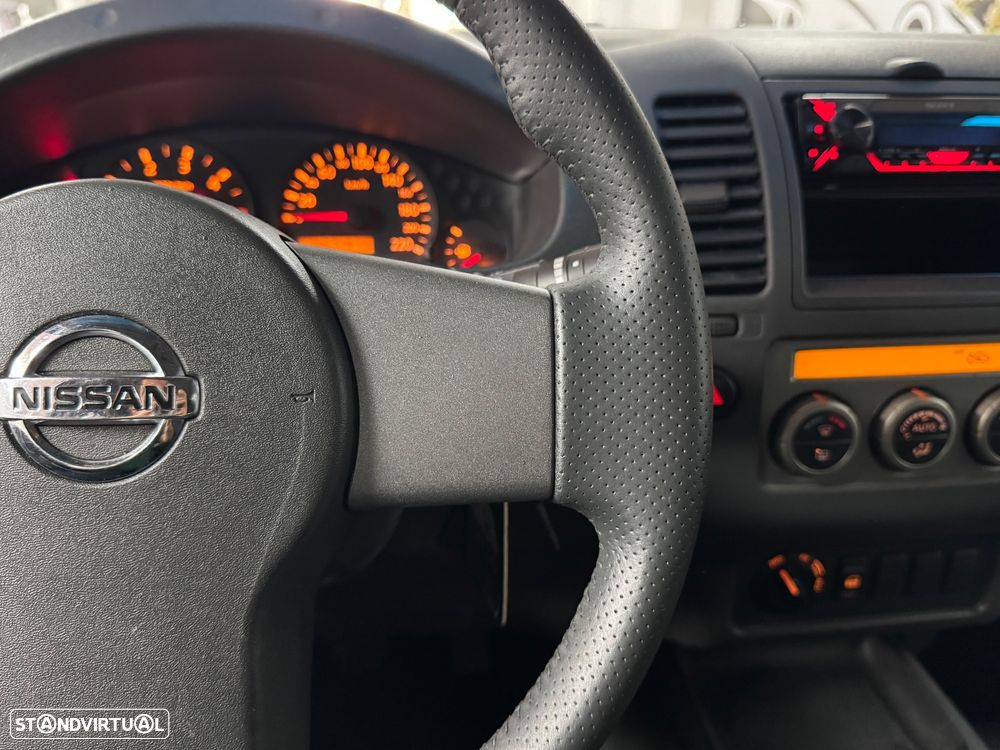 Nissan Pick Up 2.5 TD CD Navara Pilot ABS+FN+CD - 23