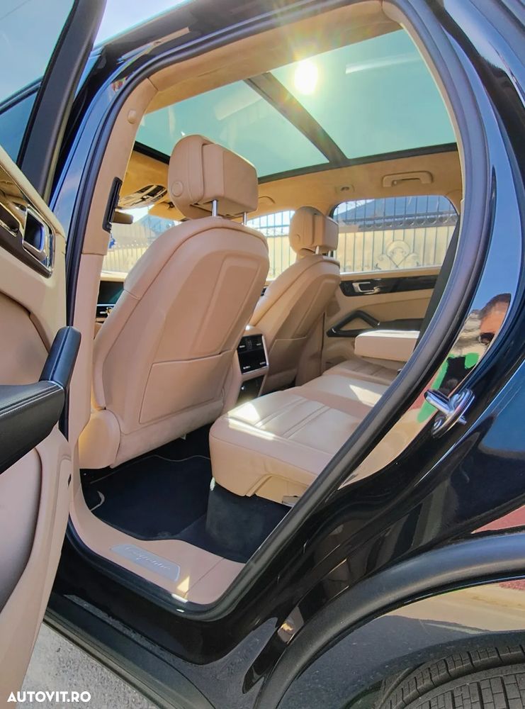 Porsche Cayenne S Tiptronic S Platinum Edition - 4