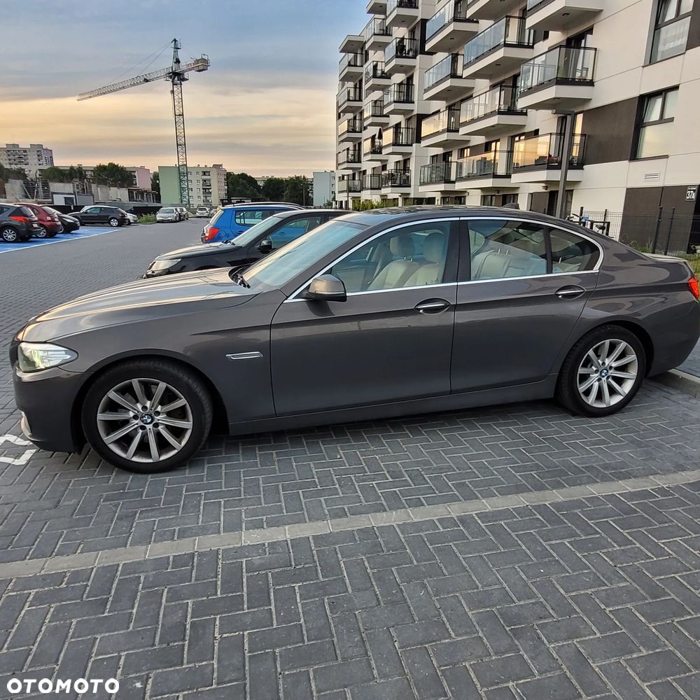 BMW Seria 5 530d xDrive Luxury Line - 1