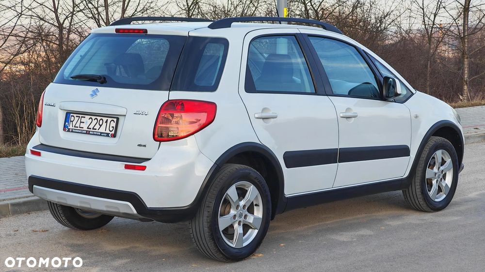 Suzuki SX4 1.6 VVT 4x4 Style - 16