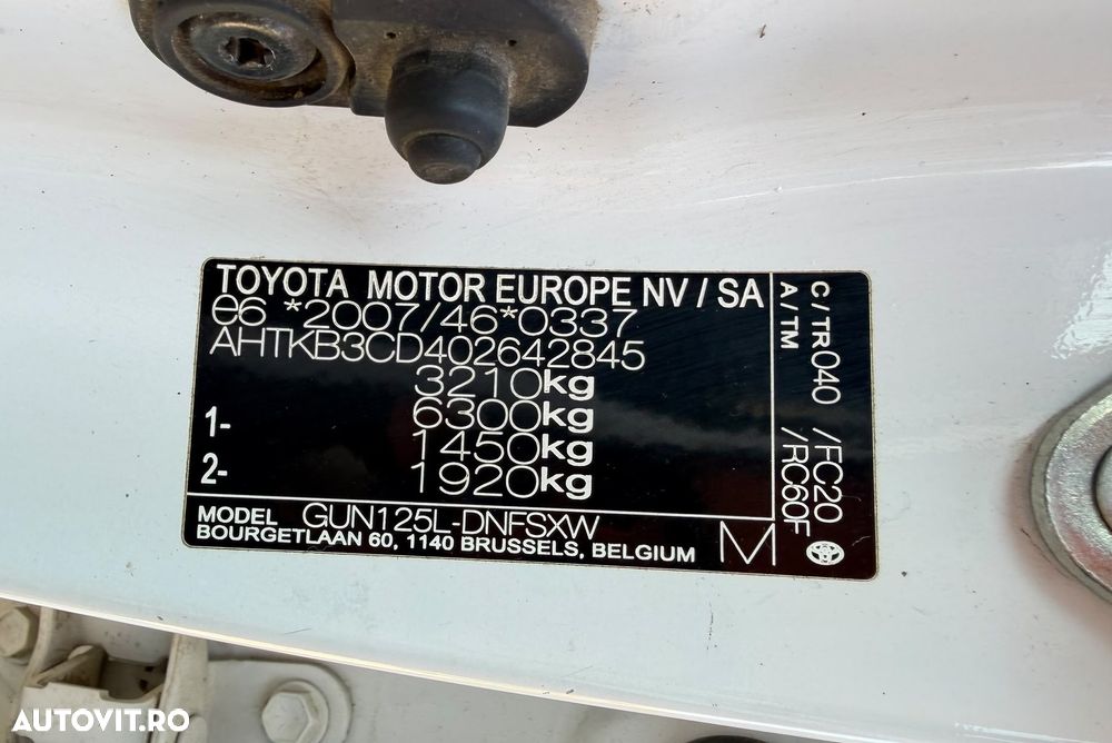 Toyota Hilux 2.4D 150CP 4x4 Double Cab 6MT Style - 29