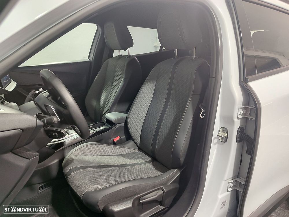 Peugeot 2008 1.2 Hybrid Allure e-DCS6 - 13