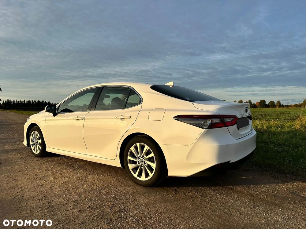 Toyota Camry 2.5 Hybrid Comfort CVT - 2
