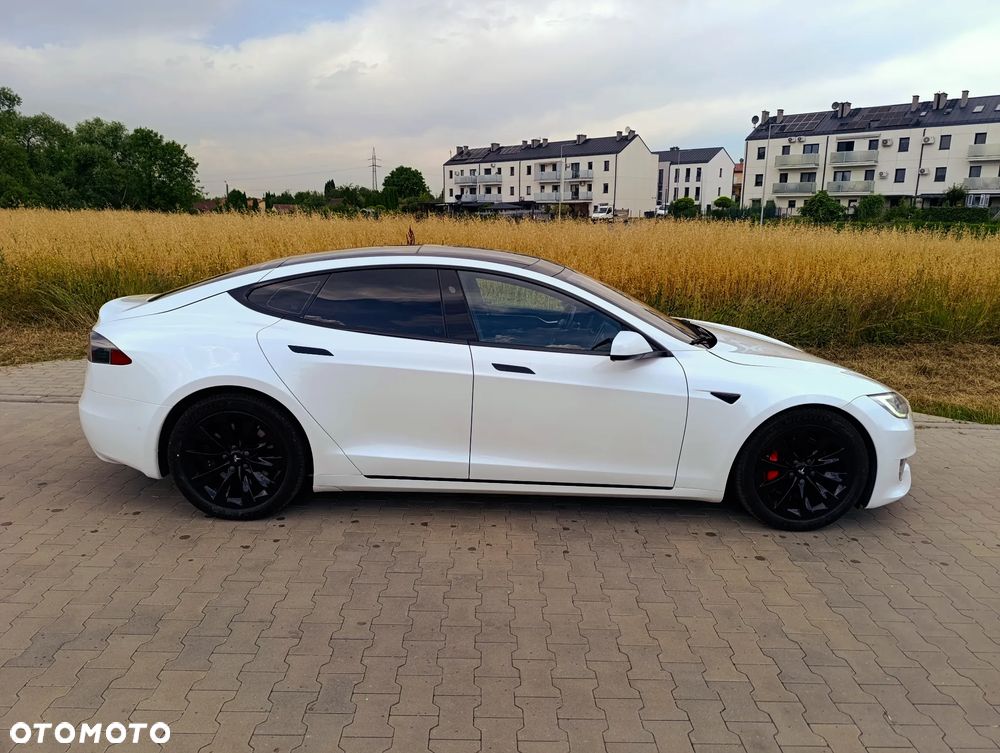 Tesla Model S - 14