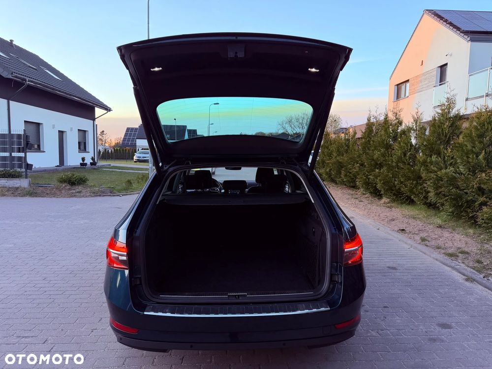 Skoda Superb 2.0 TDI SCR Ambition DSG - 14