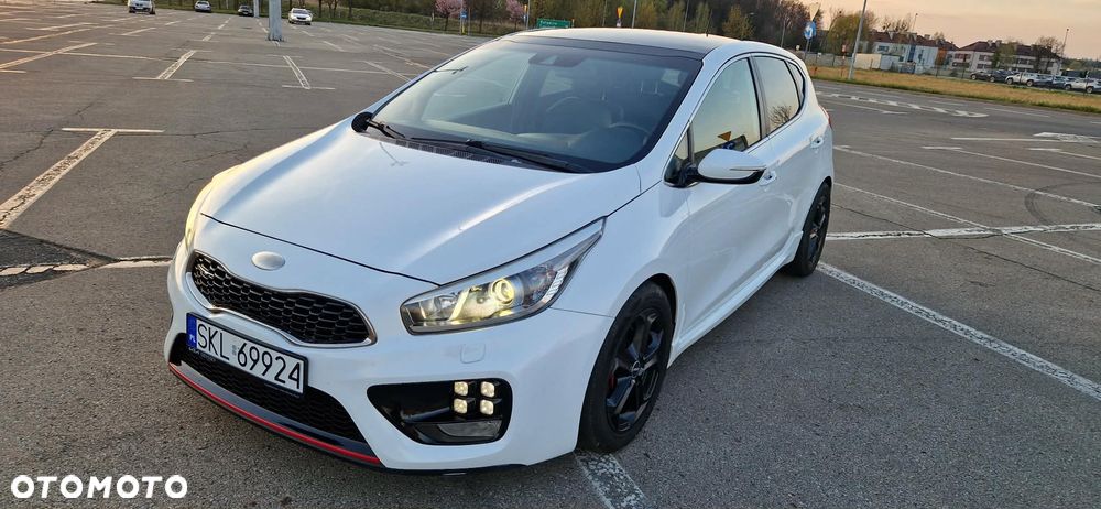 Kia Ceed - 1