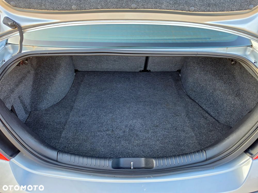 Ford Mondeo 2.0 Ghia - 14
