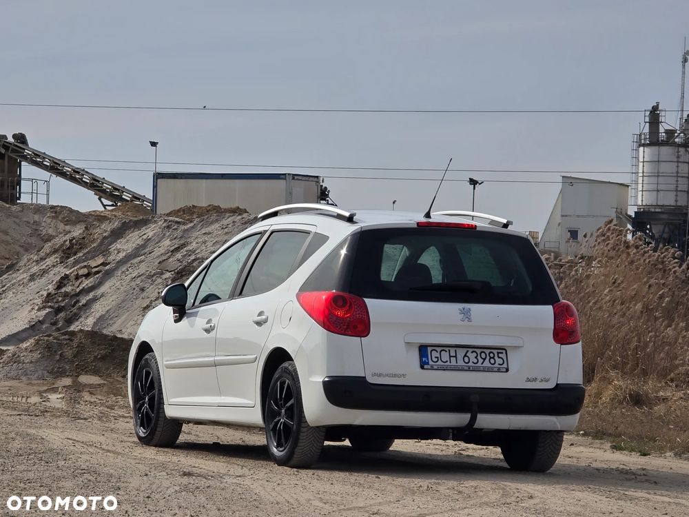 Peugeot 207 - 24
