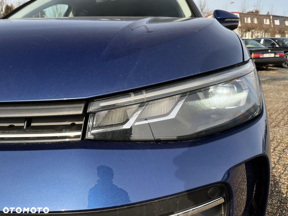 Volkswagen Passat - 9