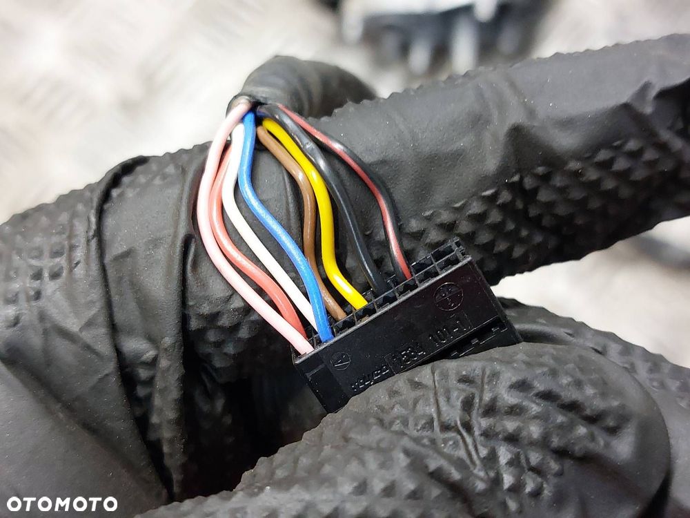 LUSTERKO LEWE ELEKTRYCZNE SEAT EXEO I LB9A 8 PIN EU - 10