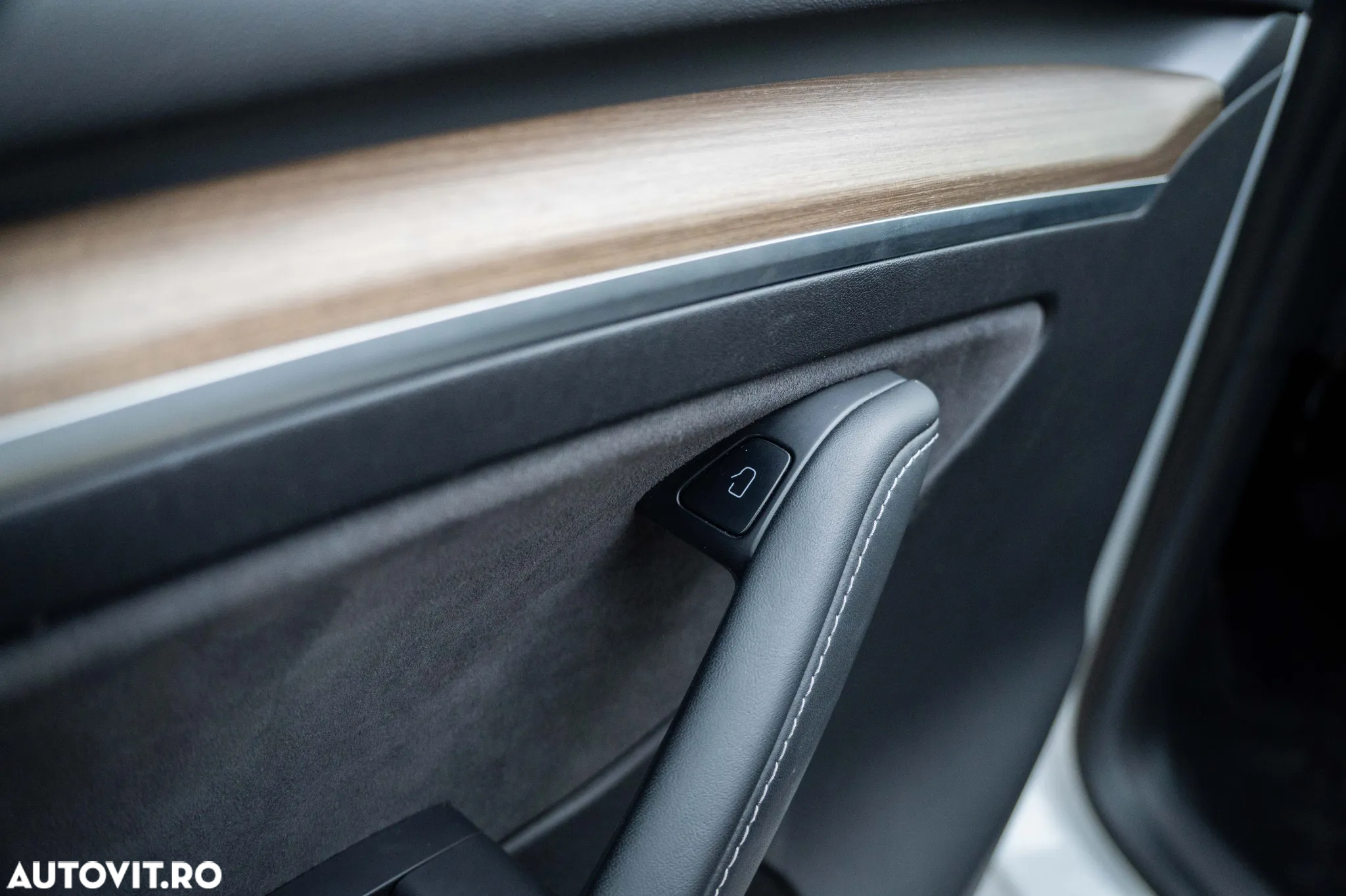 Tesla Model Y Long Range Dual Motor AWD - 20
