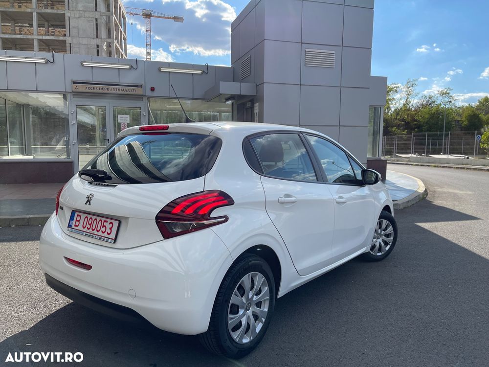 Peugeot 208 1.2 L PureTech Style - 3