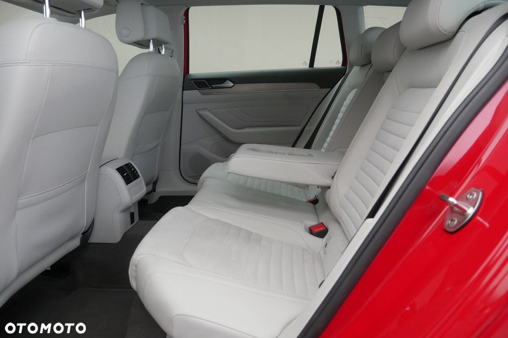 Volkswagen Passat - 15