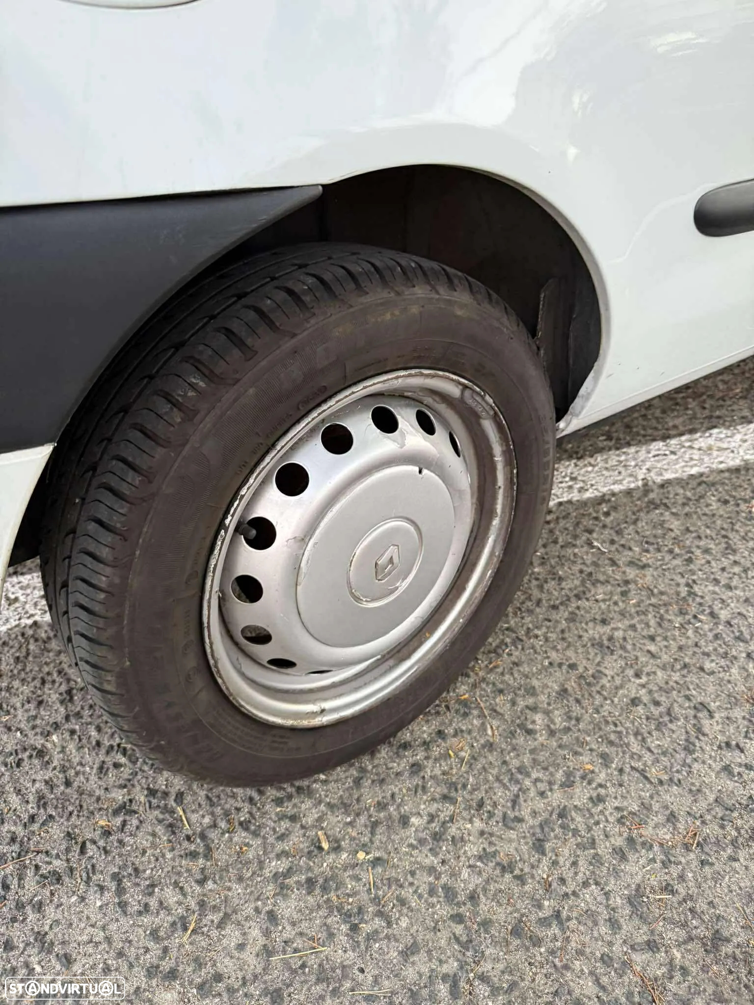 Renault Clio 1.9 D RN - 24
