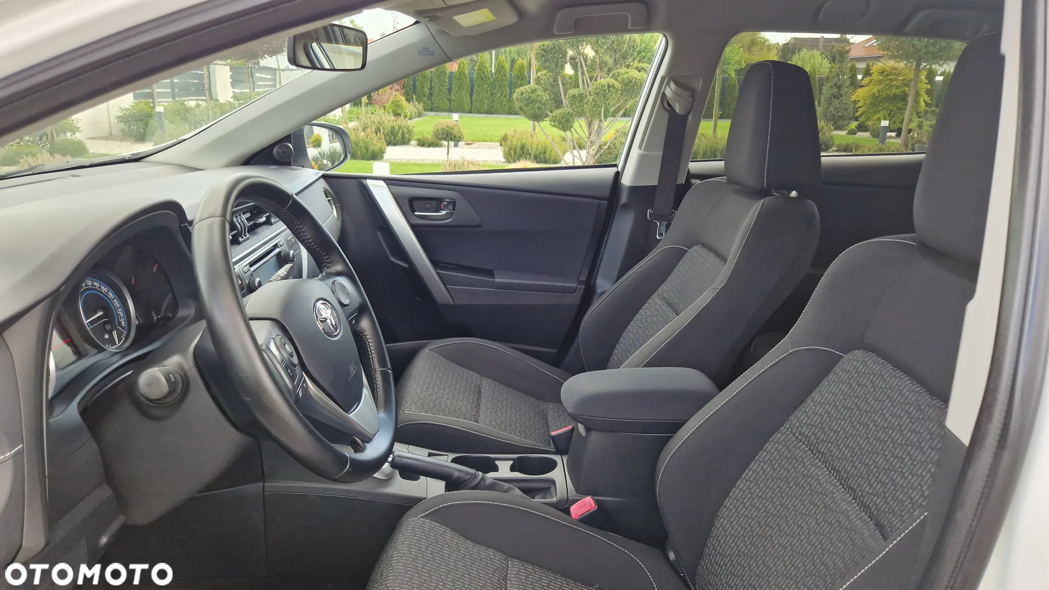 Toyota Auris 1.8 VVT-i Hybrid Automatik Touring Sports Design Edition - 22