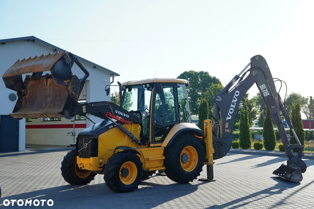 Volvo BL71B / KOPARKO-ŁADOWARKA / KLIMATYZACJA / SKARPÓWKA - 8