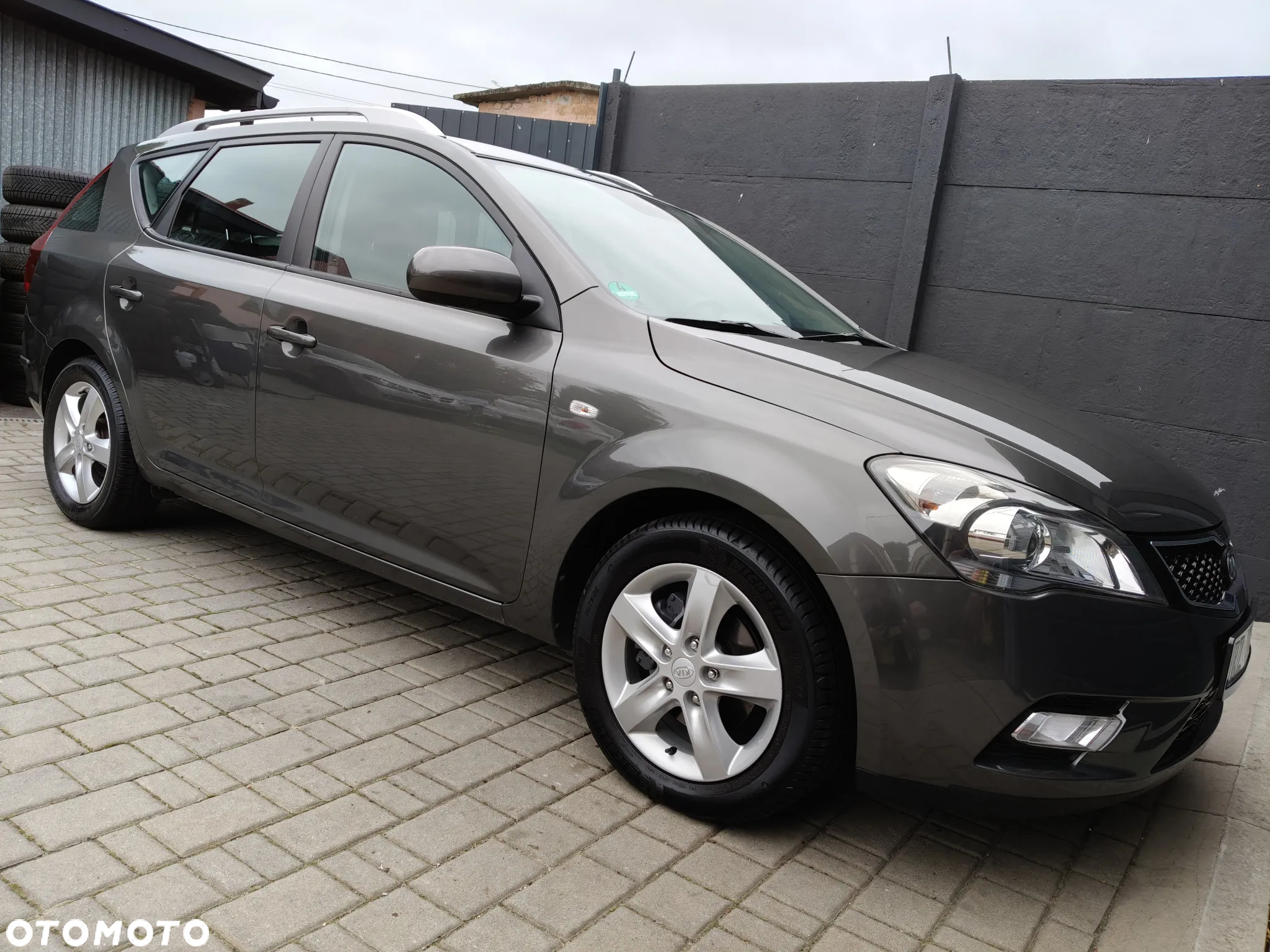 Kia Ceed 1.6 CVVT SW Spirit - 12