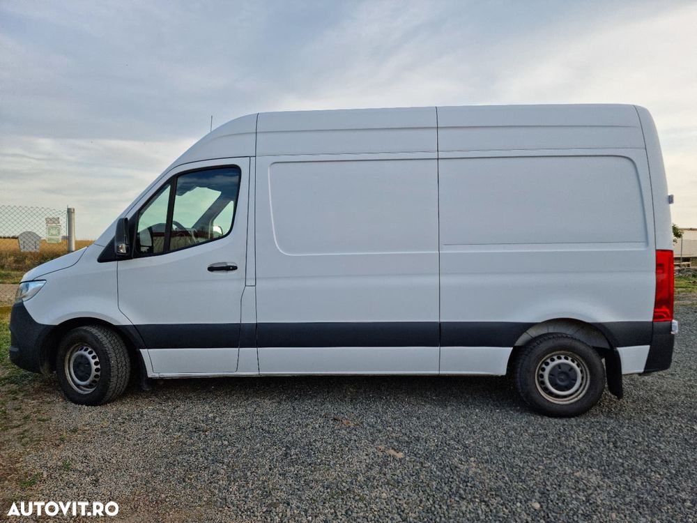 Mercedes-Benz Sprinter - 2