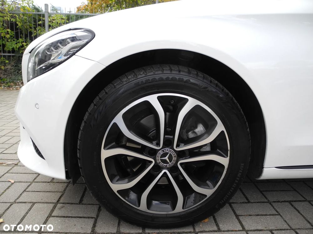 Mercedes-Benz Klasa C 220 d 4MATIC 9G-TRONIC - 22