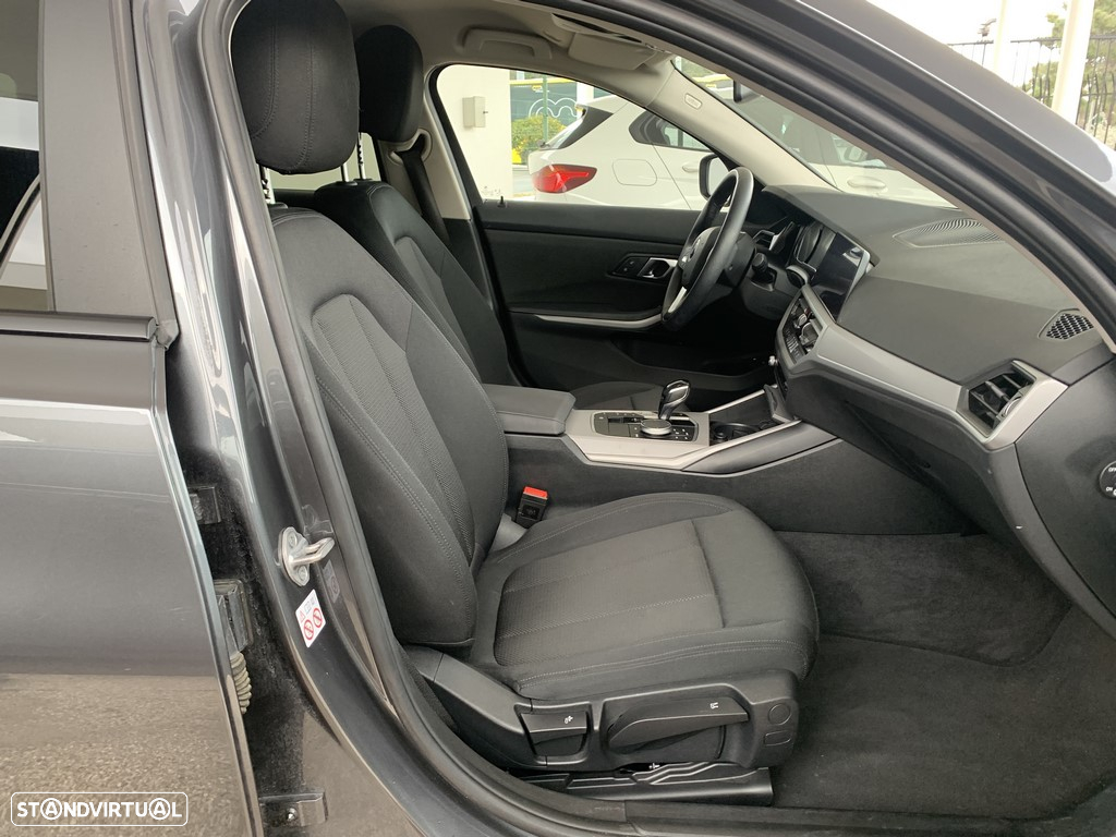 BMW 330 e Touring Line Sport Auto - 18