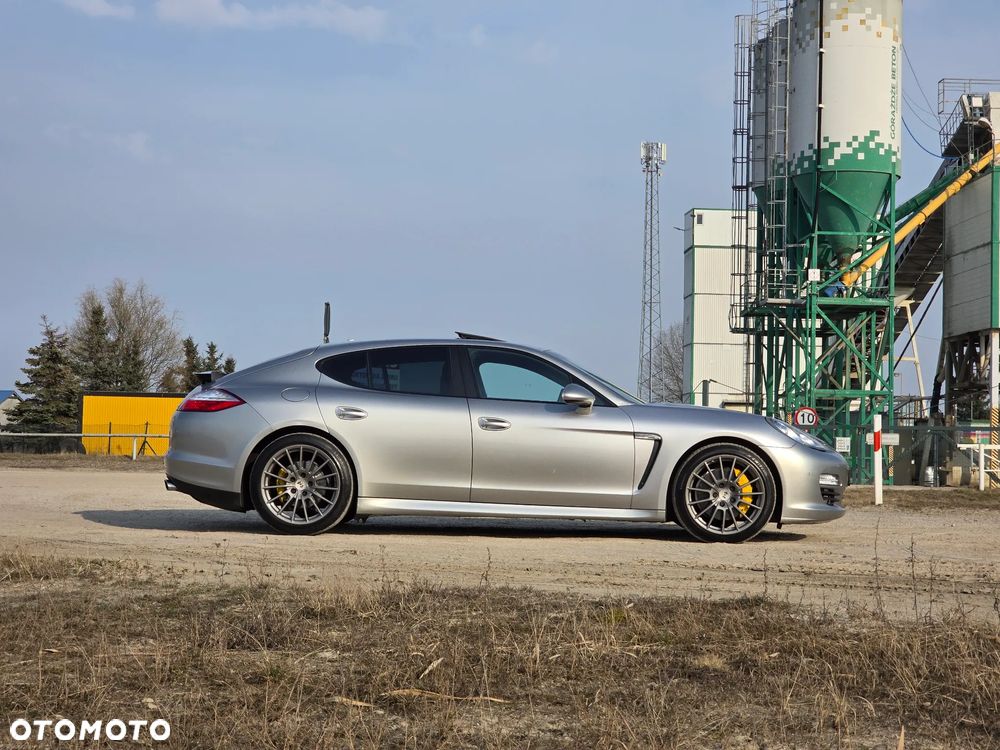Porsche Panamera 4 PDK Edition - 11