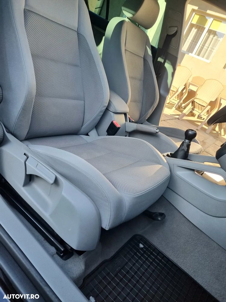 Volkswagen Golf 1.9 TDI DPF Comfortline - 19