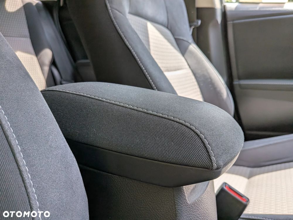 Toyota Auris Hybrid 135 Premium - 12