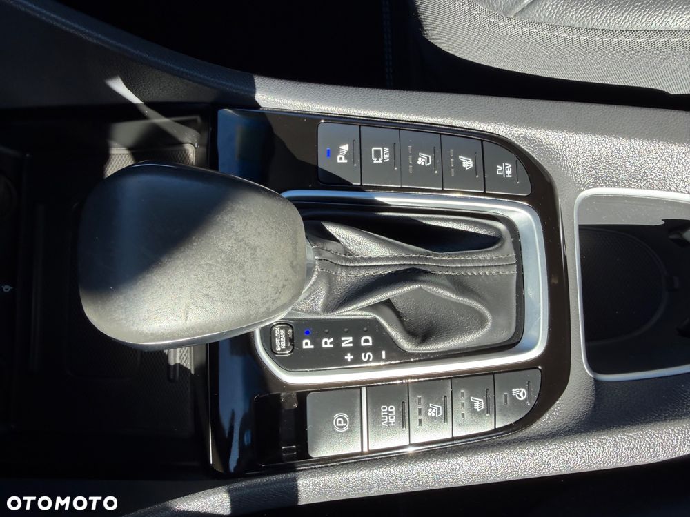 Hyundai IONIQ 1.6 GDI Premium - 21