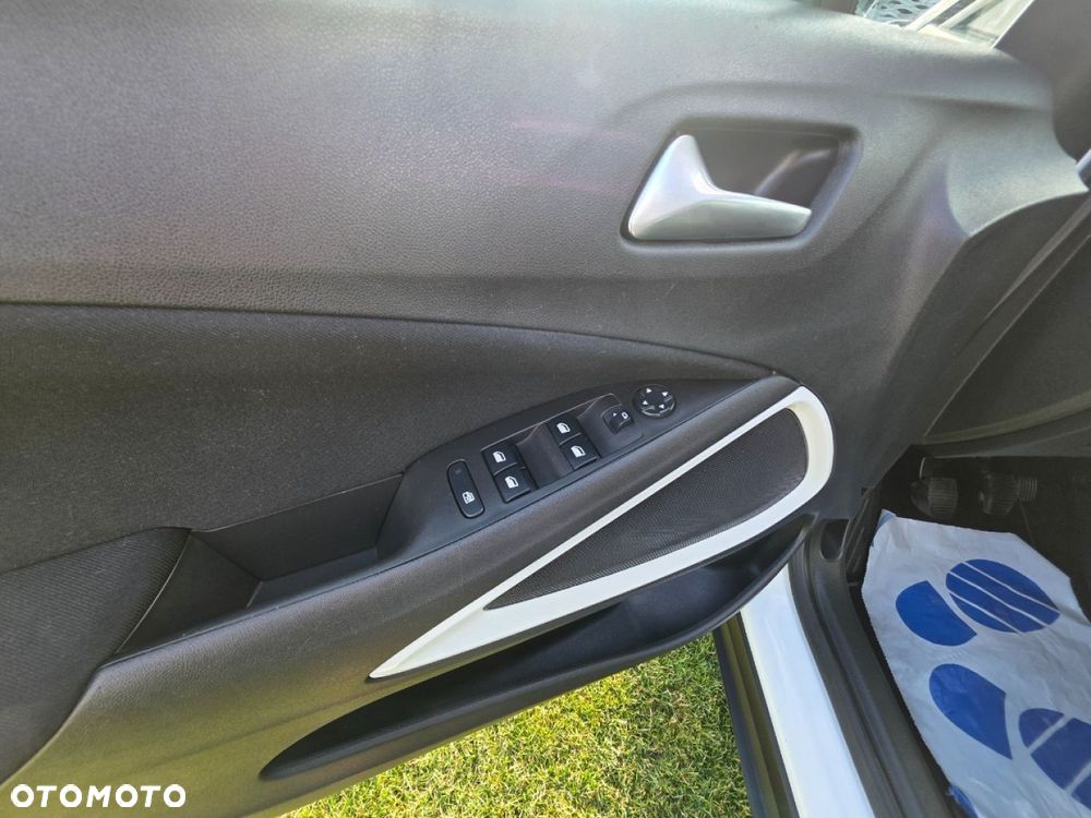 Opel Crossland X - 11