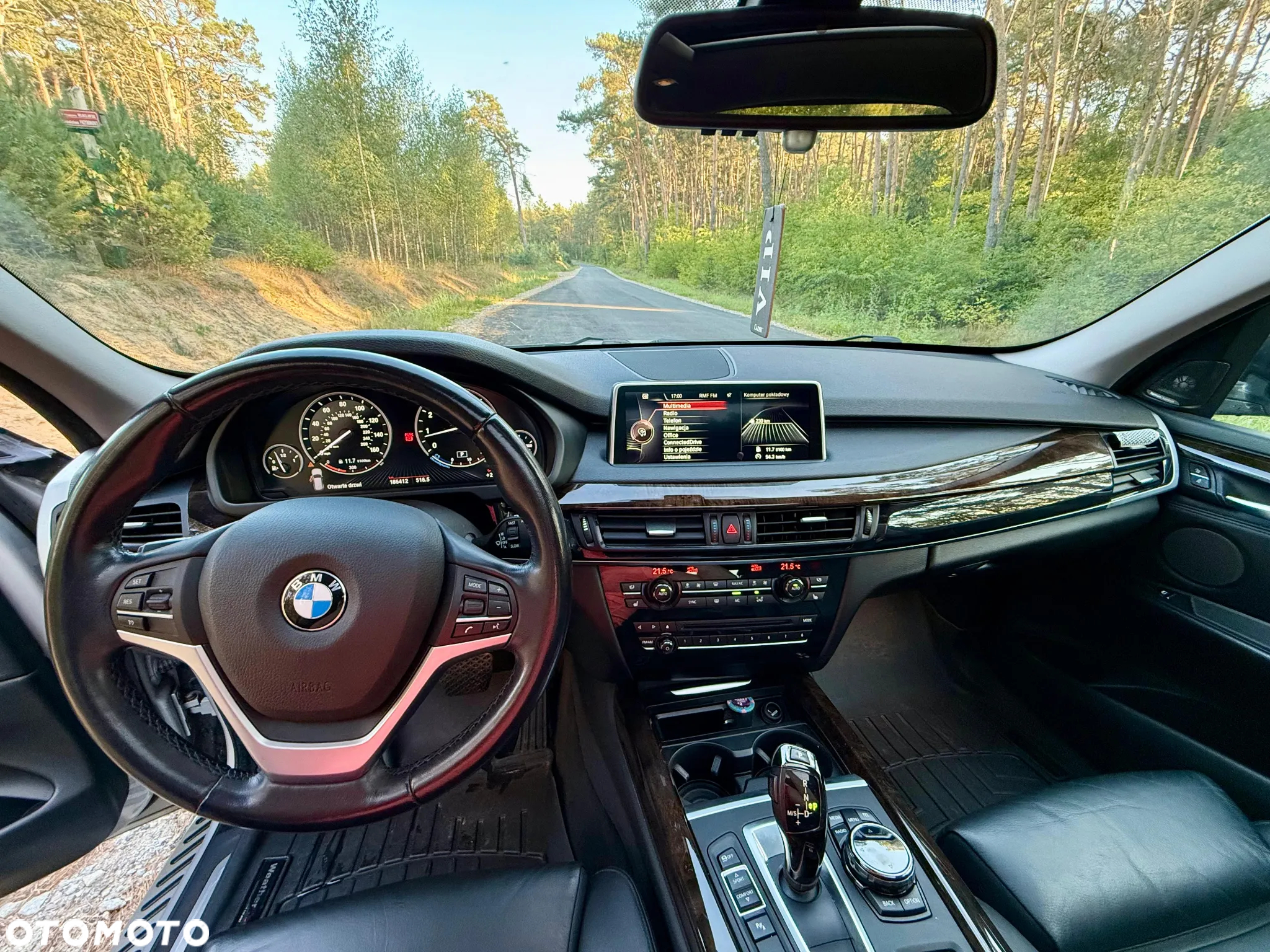 BMW X5 xDrive50i - 25