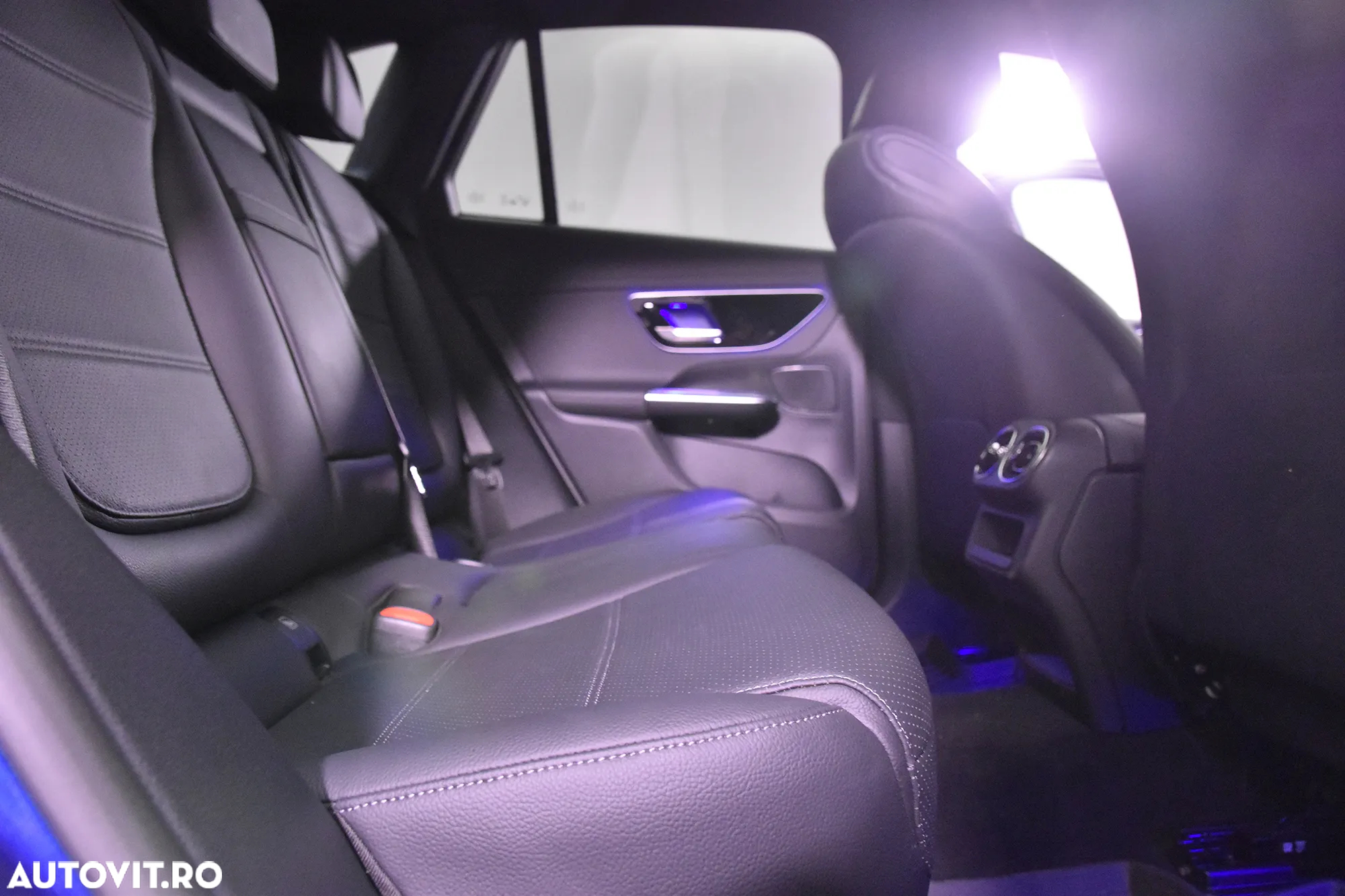 Mercedes-Benz GLC 300 e 4MATIC - 12