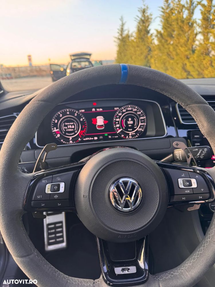 Volkswagen Golf 2.0 TSI DSG R - 11