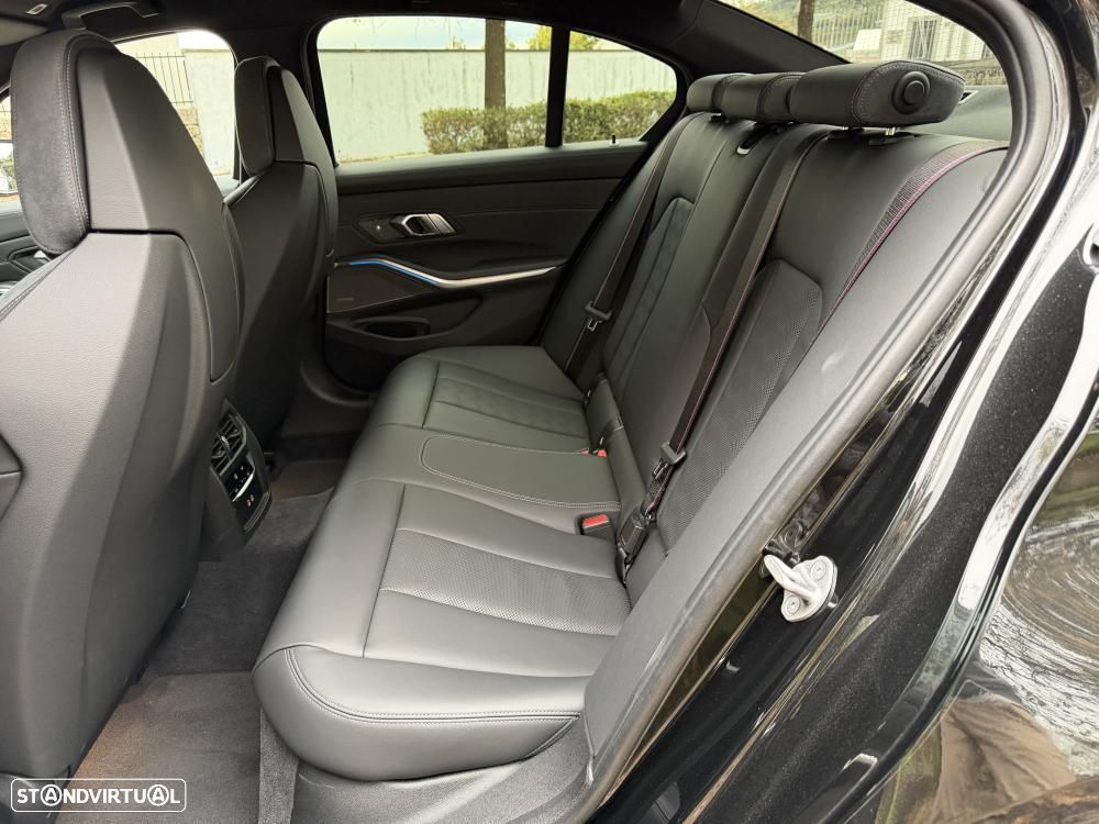 BMW M3 Competition Pack 50 anos M - 36