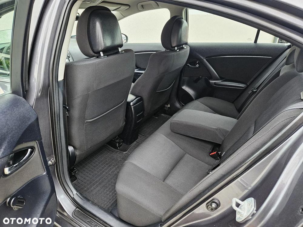 Toyota Avensis 2.0 D-4D - 15