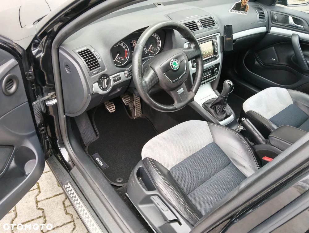 Skoda Octavia 2.0 TDI RS - 10
